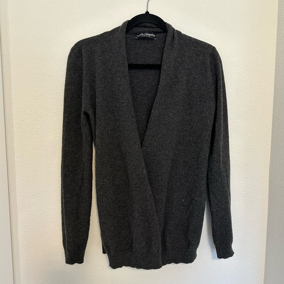 Dolce & Gabanna Wrap Style Cashmere Cardigan Charcoal Gray Color Size 38, 2 US - Picture 1 of 10